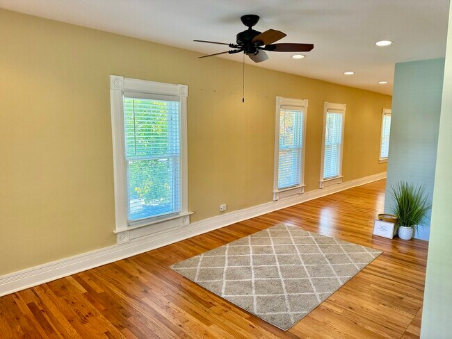 Photo - 509 W Main St Unit UPPER