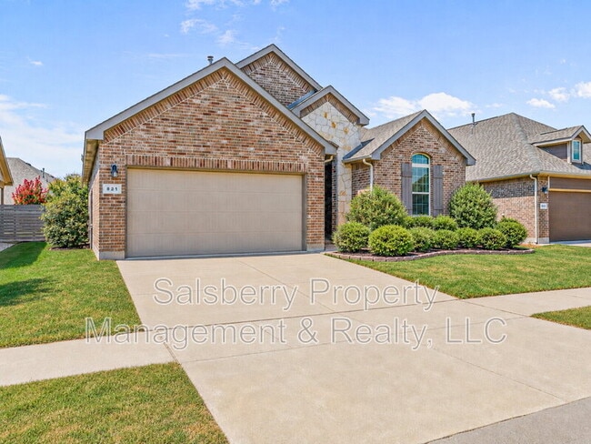 Photo - 821 Falcon Rd