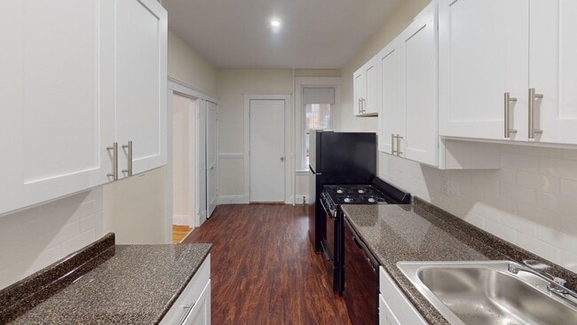 Photo - 208 Kelton St