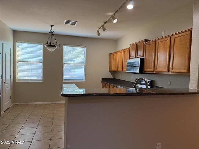 Photo - 996 E Cantebria Dr