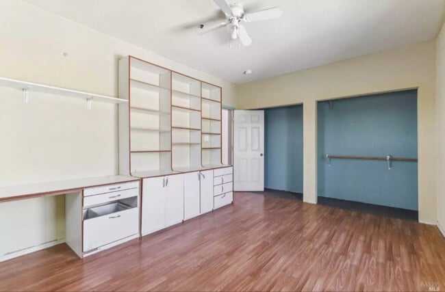 Photo - 507 Kings Way