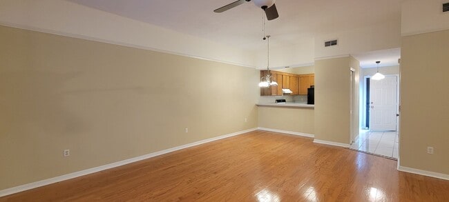 Photo - 2/2.5 Townhome Mile Run