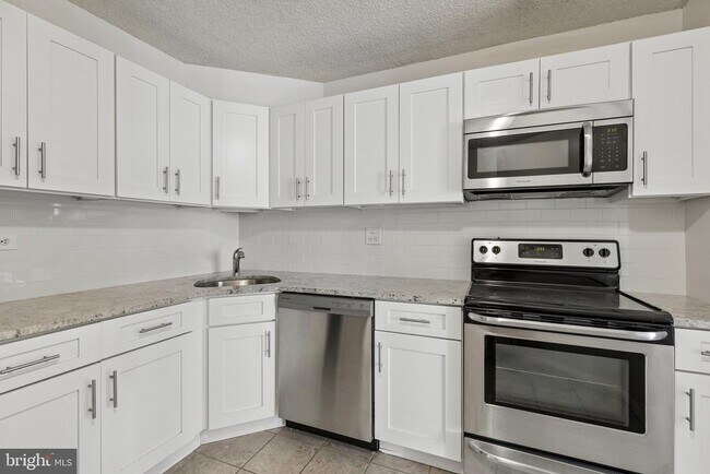 Photo - 241 S 6th St Unit 1206C
