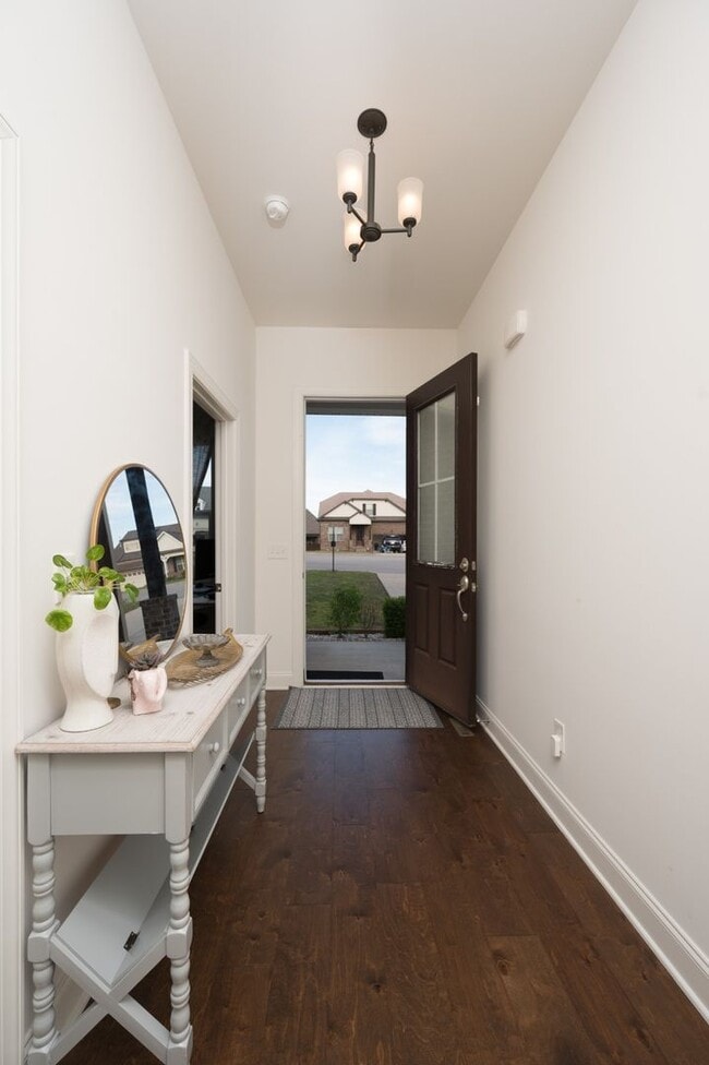 Photo - **LIKE NEW EXECUTIVE HOME IN A CUL-DE-SAC ...