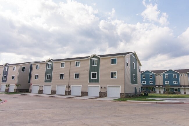 Building Photo - 21155 Gosling Rd Unit 6C