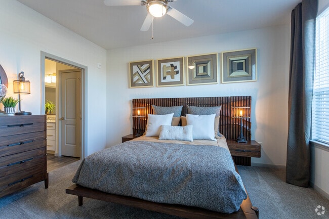 2 BR, 2 BA - 1,219 SF