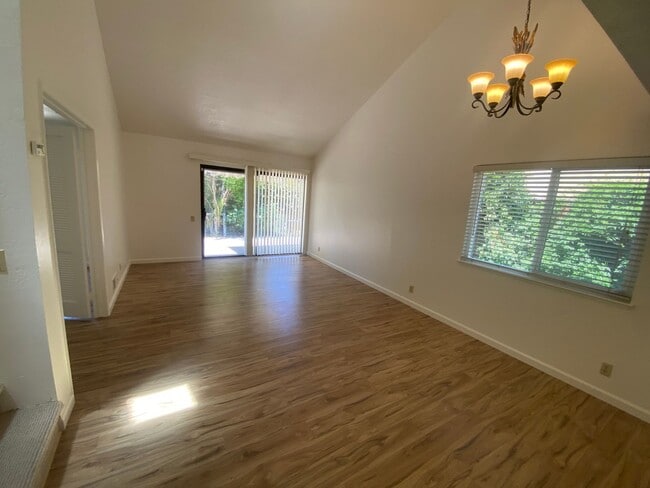 Building Photo - $3,195 - BEAUTIFULLY TWO BEDROOM TOWN HOME...