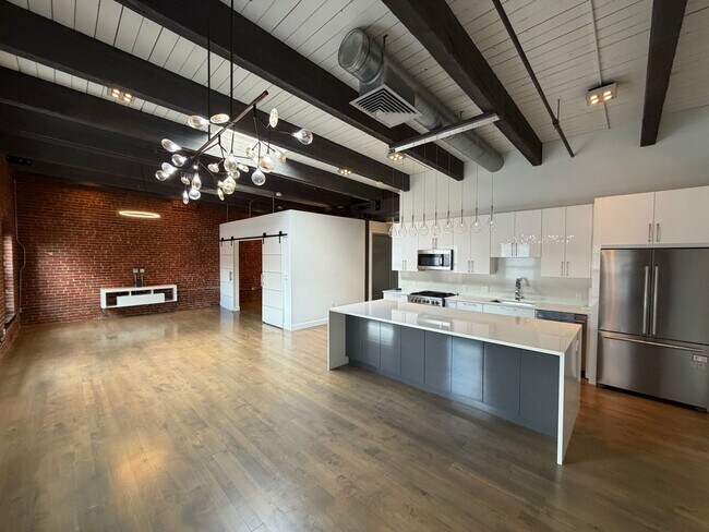 Building Photo - 21 Wormwood St Unit 621
