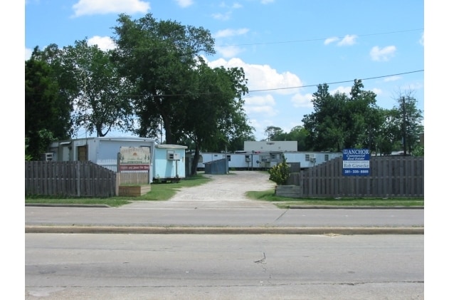 Photo - Whispering Pines Trailer Park Apartamentos