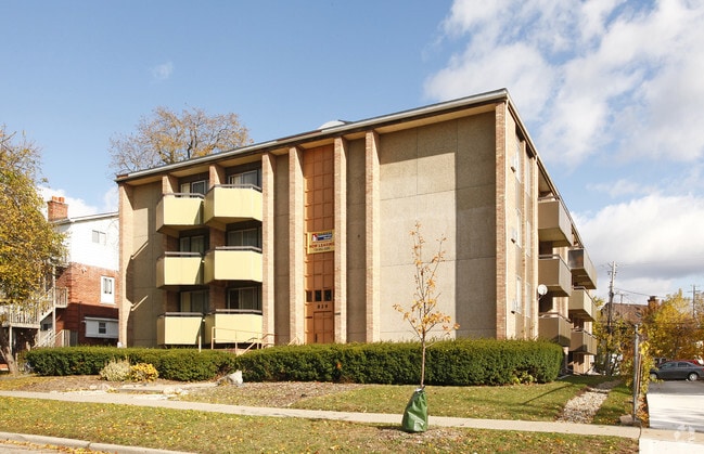 829 Tappan Ave