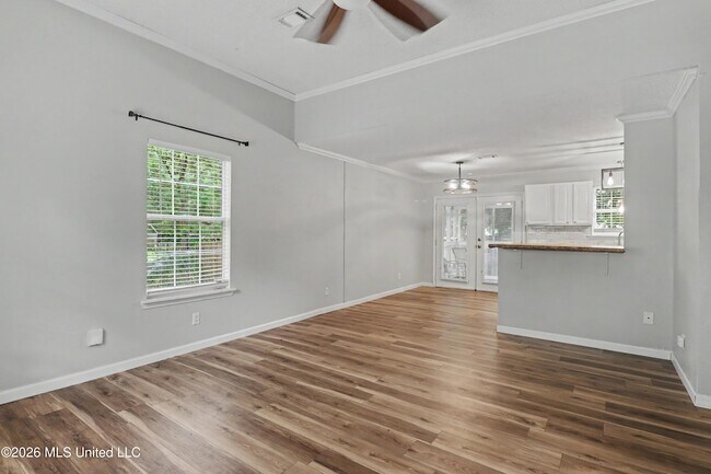 Photo - 1337 Gum St