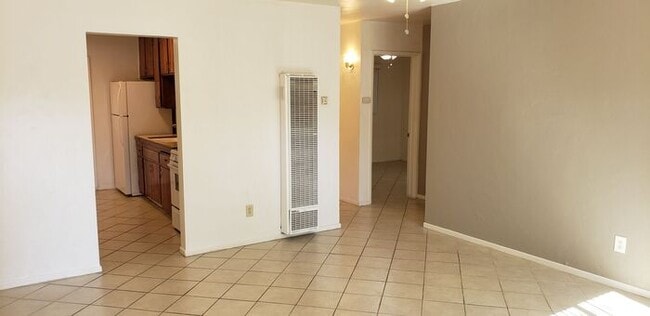 Photo - $1000 Move In Holiday Special!! La Mesa 2b... Casa