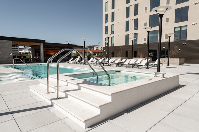 Photo - Ari on Fourth