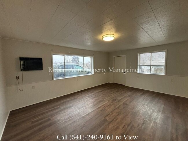 Photo - 824 SW 7th St