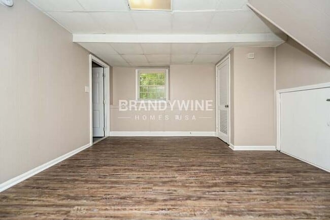 Photo - 5515 Scofield Rd