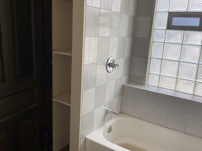 Photo - 2637 N Holton St Unidad Lower