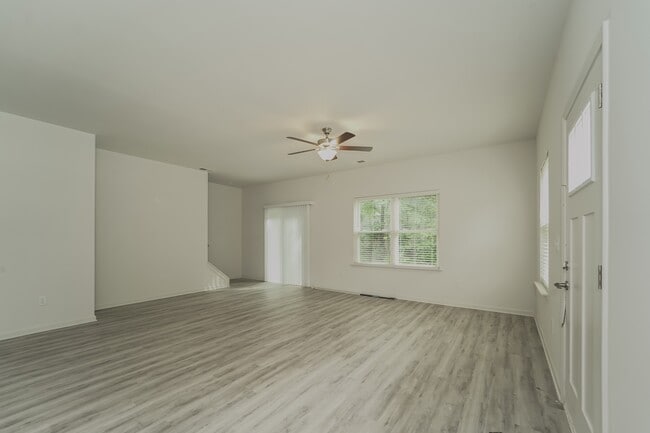 Photo - 7105 Plott Rd