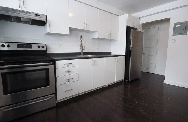 Photo - 169 Lancaster St W Unit 12