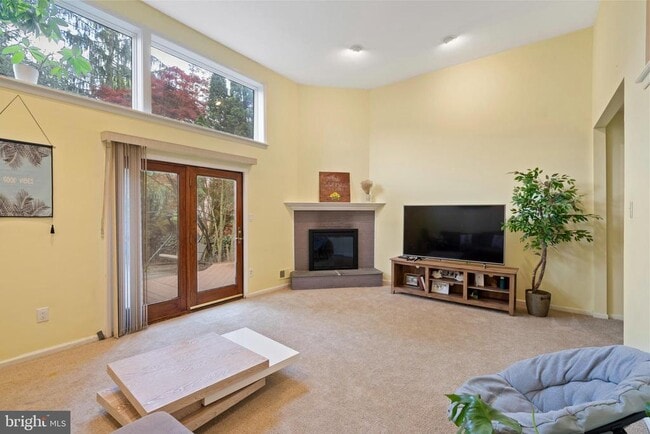 Photo - 156 Eaton Dr
