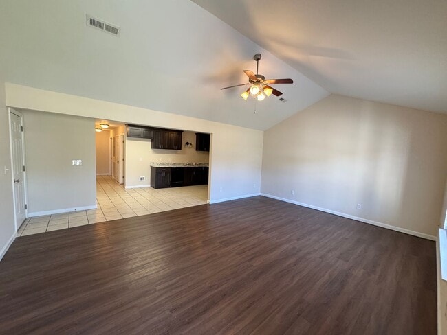 Photo - 110-112 Lyons Unidad 112 Lyons