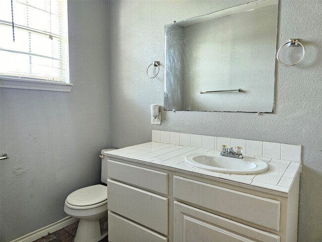 Building Photo - 705 Harris Ave Unit 41 Rental