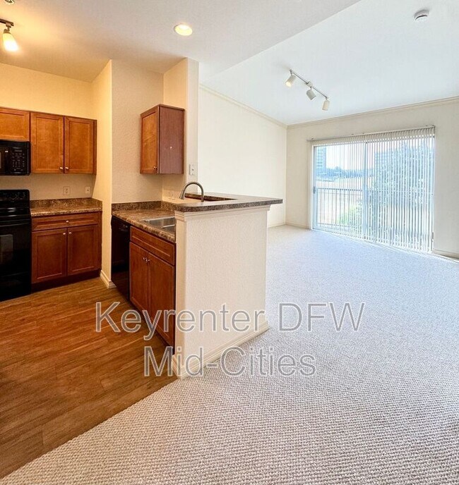 Photo - 330 E Las Colinas Blvd Unit 440