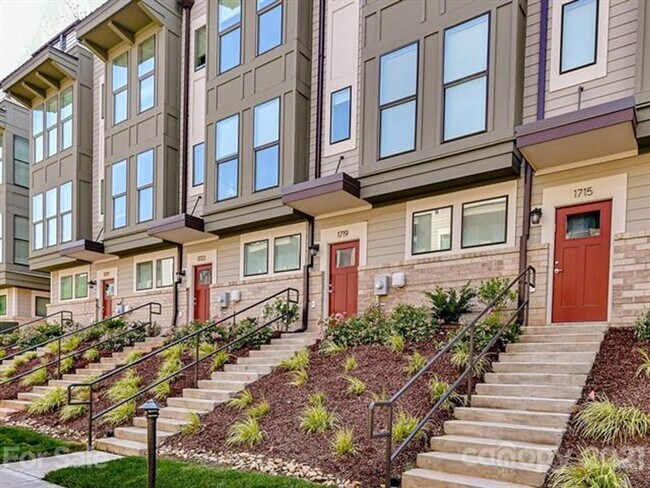 Rooftop Terrace Townhome In Wesley Heights... - Rooftop Terrace Townhome In Wesley Heights...