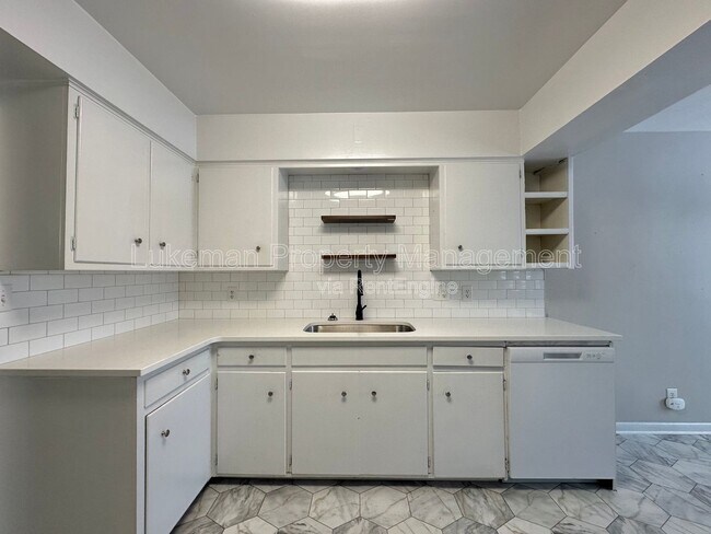 Photo - 3009 W Michigan Ave