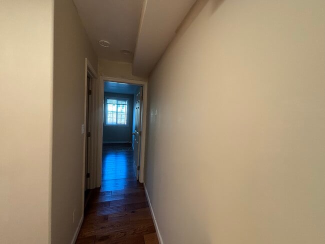 Short hallway - 1477 26th Ave Unit #B