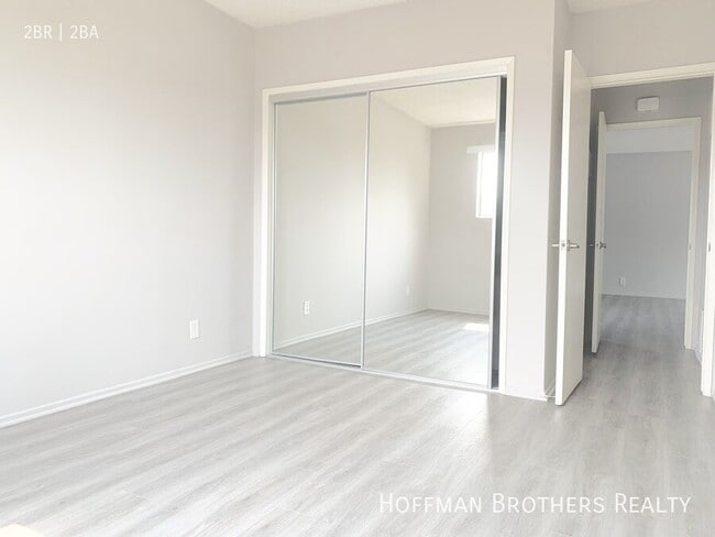1640 Barry Ave Unit 4