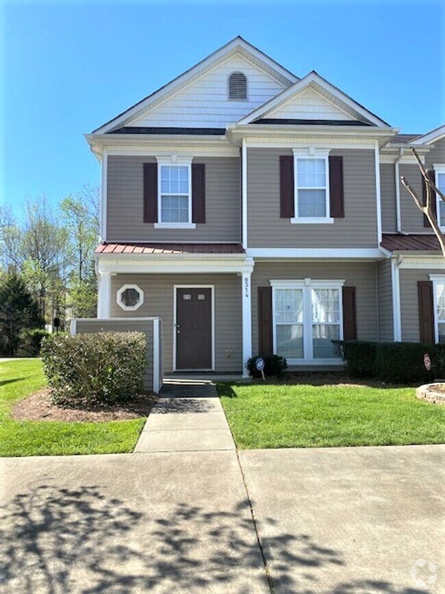 Building Photo - End Unit Townhome! Over 1500 Sq Ft! Harr...