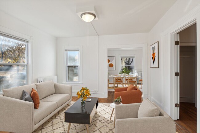 Building Photo - 224 N Humboldt Ave Unit 1