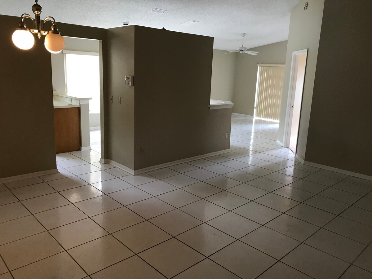 Photo - 643 Wechsler Cir