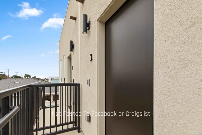 Photo - 2850 Nye St