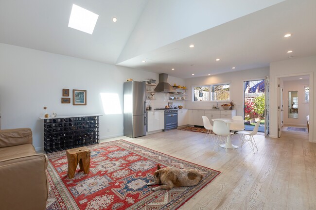 Photo - 449 Gates St