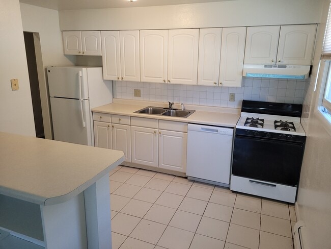 Photo - 1201 Wall St Unit 4