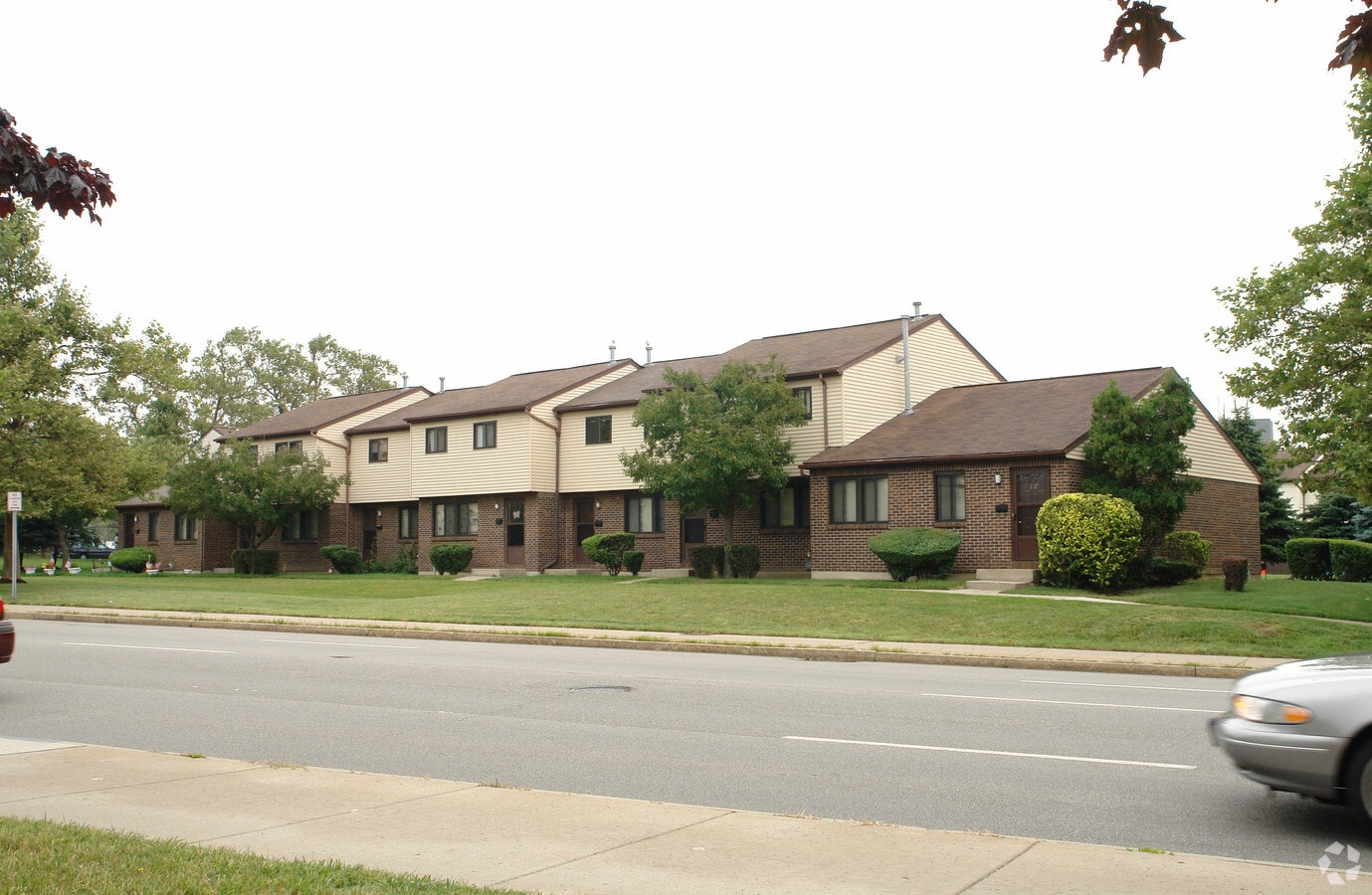 McCarley Gardens - McCarley Gardens Apartments