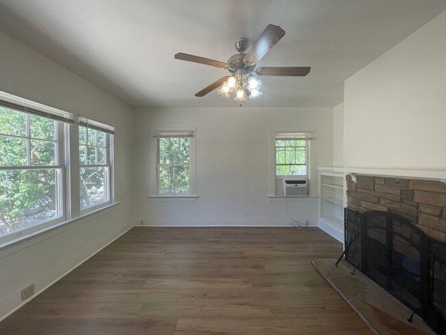 Building Photo - 9230 Curbaril Ave Rental