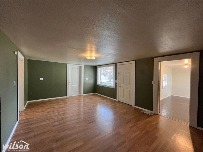 Photo - Bright & Spacious 3 bedroom, 1 bath Home for Rent!