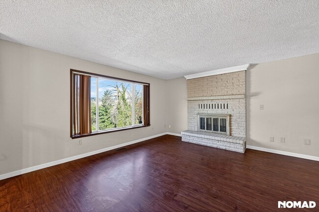 Photo - 5615 S 141st St