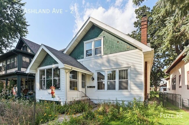 Building Photo - 1253 Ashland Ave Unit 2