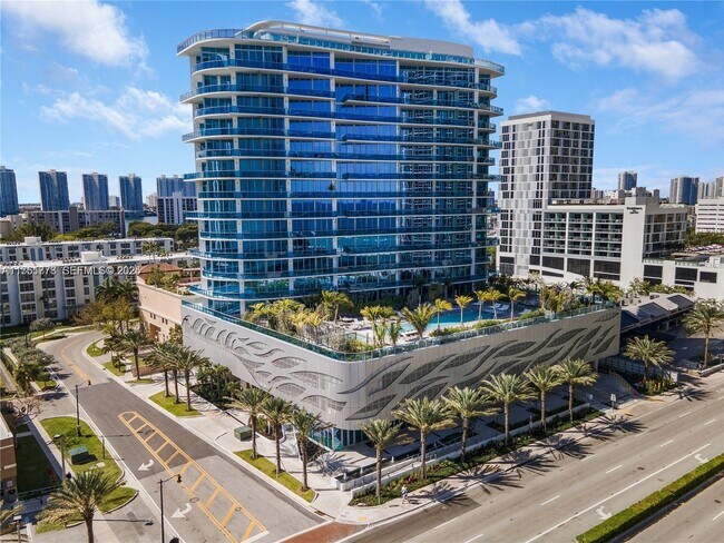 Building Photo - 17550 Collins Ave Unit 1403