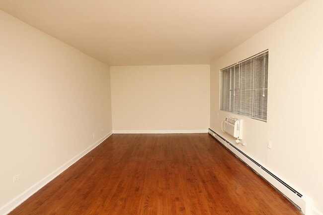 Photo - 5851 N Winthrop Ave Unit 304