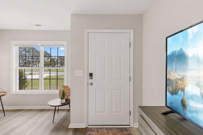 Photo - 214 Jeremy Ln