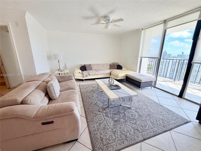 Photo - 2750 NE 183rd St Unidad PH10