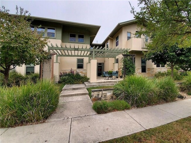 Building Photo - 2012 Simond Ave Unit B