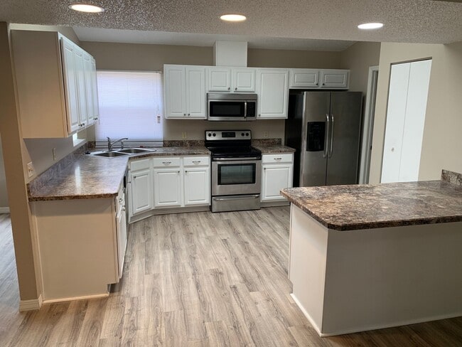 Photo - SHARP 4/2/2 SPRING HILL