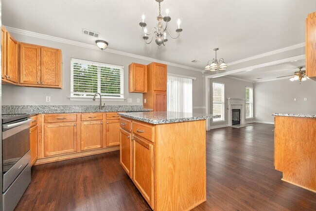 1704 Emma Cir