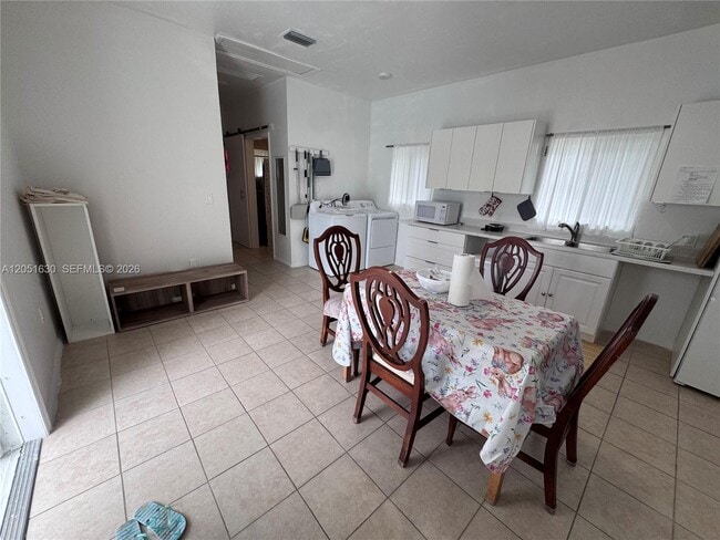 Photo - 1239 N Victoria Park Rd Unit COTTAGE