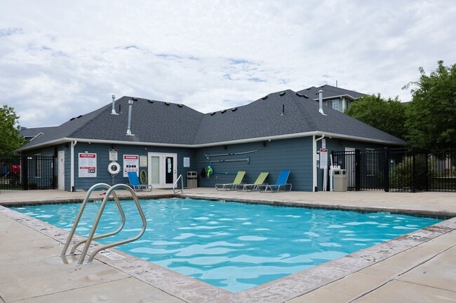 Shoreline Pool-1